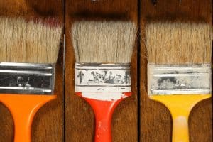 Image presents How to dry your paint brushes properly